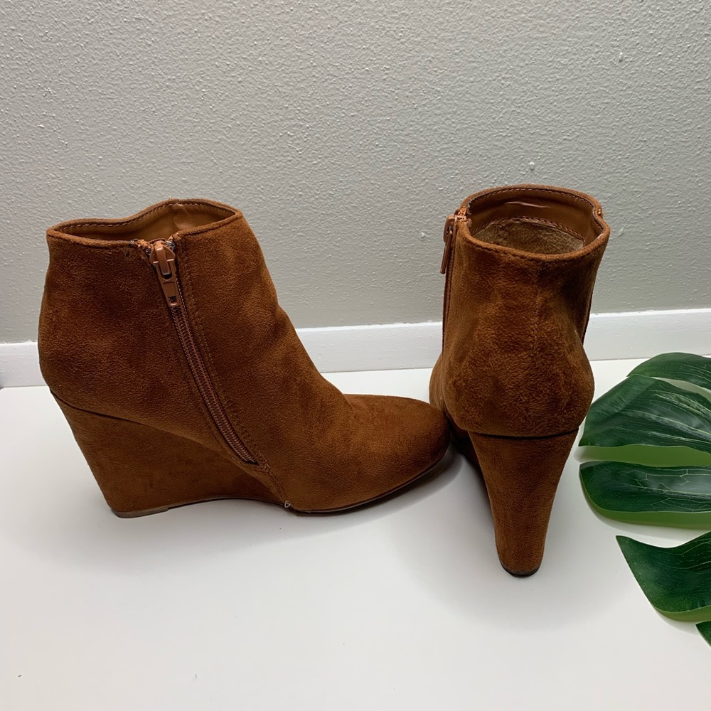Bamboo wedge boot